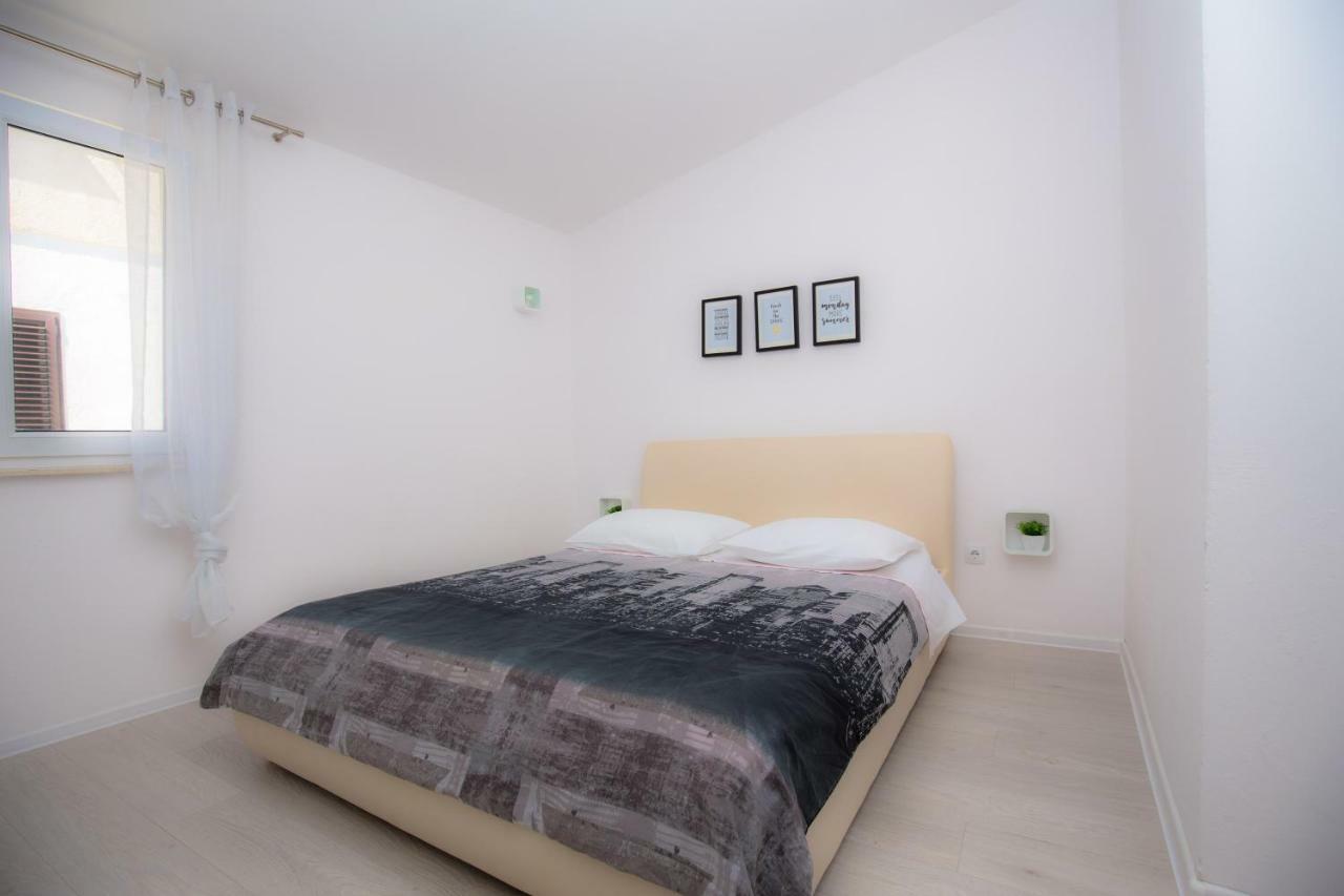 Apartman Marko Primošten Exteriör bild